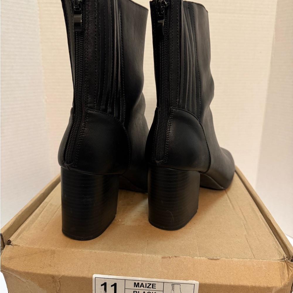 Journee Collection Maize Boot - Picture 3 of 5